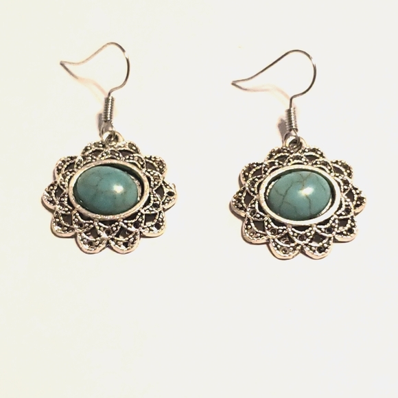 ❤ 3/$25 ALL TURQUOISE EARRINGS - Picture 2 of 3